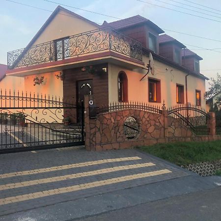 Apartamenty U Maksa Krzywcza المظهر الخارجي الصورة